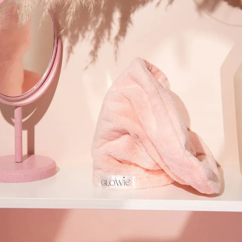 Microfiber-hair-towel-Pink-GLOWIE-2.webp